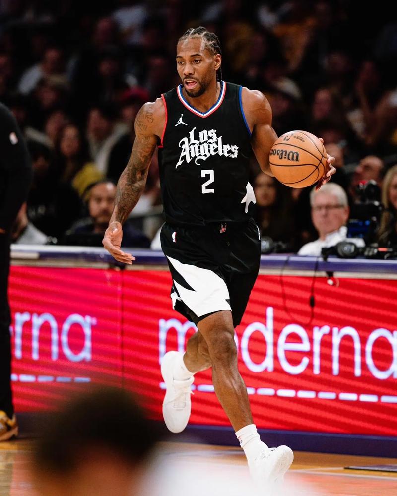 都体：阿切尔比、德弗赖和达米安将在赛季末合同到期后离队（都体：阿切尔比、德弗赖、达米安合同将于赛季末到期，三人届时离队）