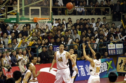 安德里希谈判罚：丘库埃梅卡倒地的方式对我来说不是正常摔倒（安德里希谈点球判罚：在我看来，丘库埃梅卡的倒地并非正常摔倒）