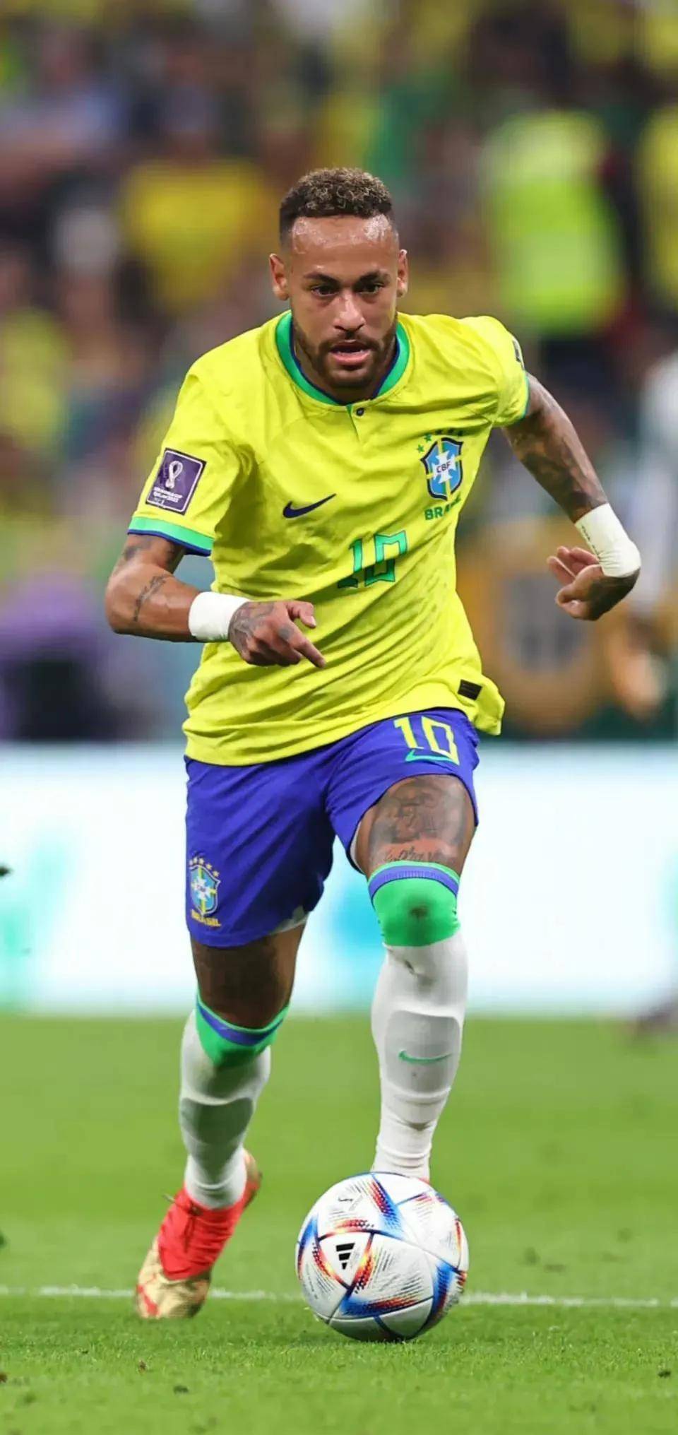 佩德里：我必须提高进球能力，我哥还给我定了赛季进球目标