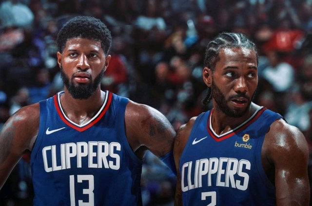 球队末节逆转成功，战术调整显著（末节发力完成逆转，战术调整成效突出）